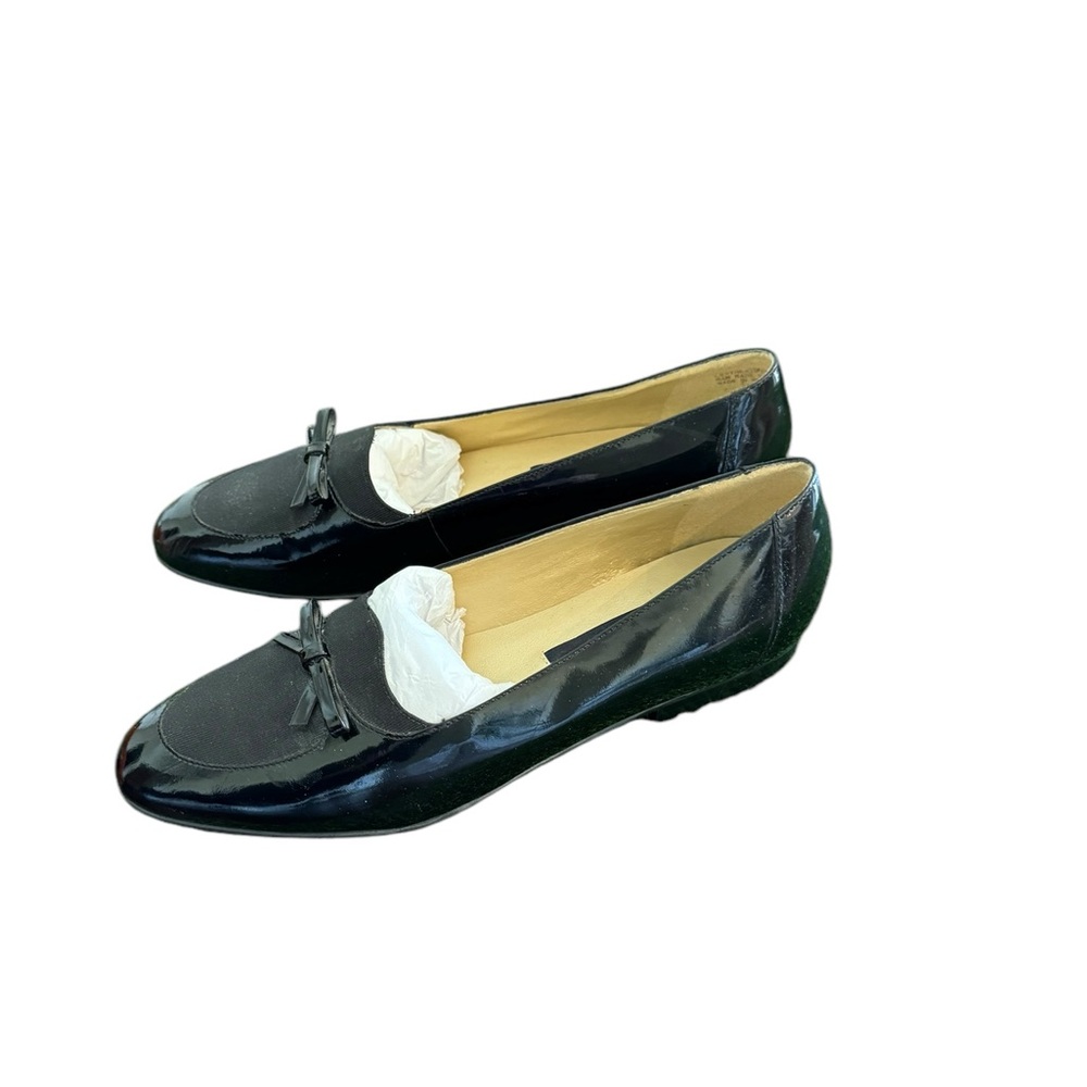 Pappagallo Black Patent and Elastic Goring Top Loafers
